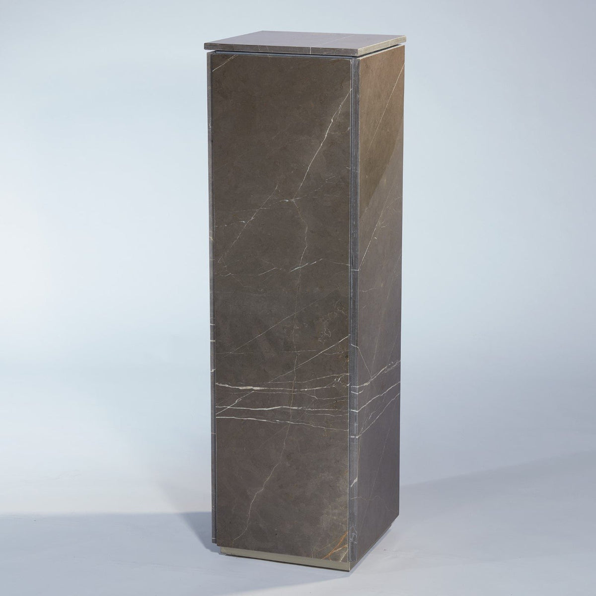 Global Views Graffito Marble Pedestal