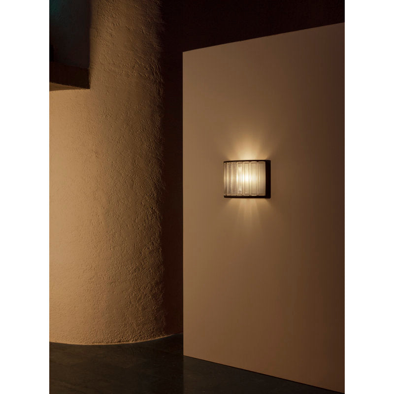 Iron Wallchiere