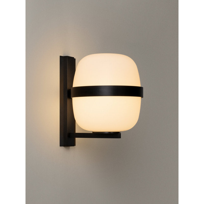 Wally Cestita Aluminum Wallchiere