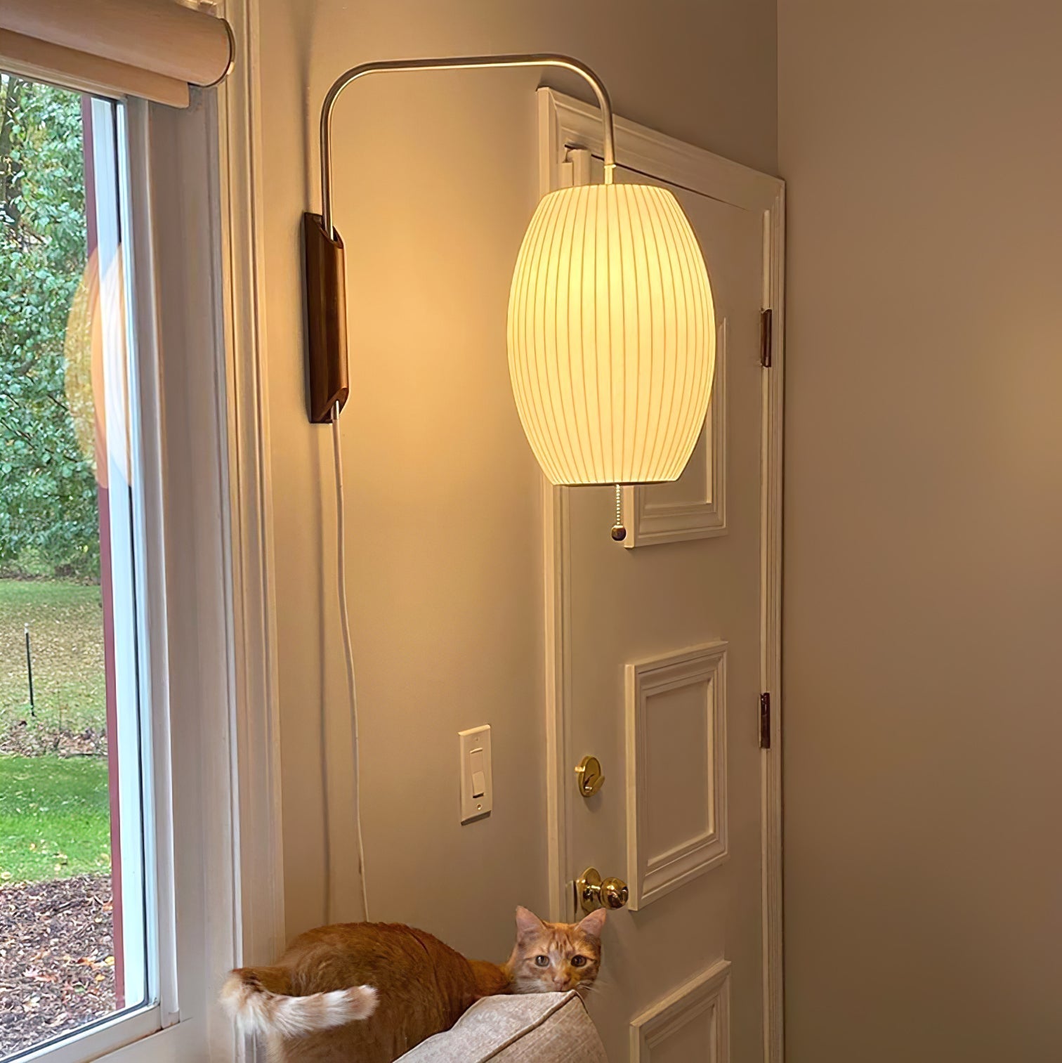 Bubble Ball Adjustable Wall Sconce / ∅ 11.8″ x H 11″ / Dia 30cm x H 28cm / White & Walnut / US Plug