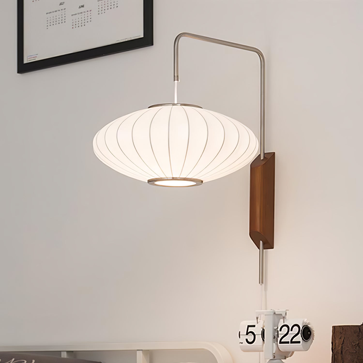Bubble Ball Adjustable Wall Sconce / ∅ 11.8″ x H 11″ / Dia 30cm x H 28cm / White & Walnut / EU Plug