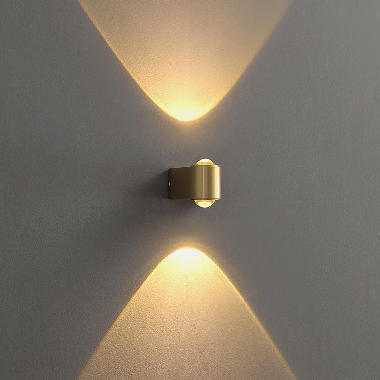 Kent Minimalist LED Halo Wall Light / L 11.8″ x W 2.4″ x H 1.9″ / L 30cm x W 6cm x H 5cm / Brass & Transparent / Cool White